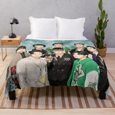 Ateez 'The Real' Throw Blanket Official Ateez Merch